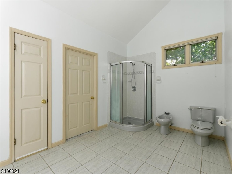 1079 Hoffman Rd