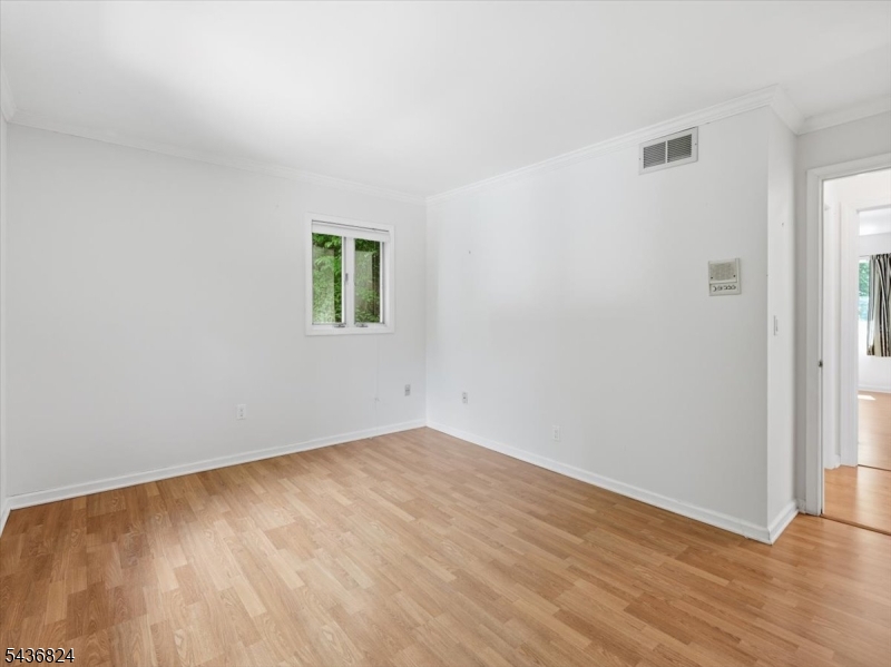 1079 Hoffman Rd