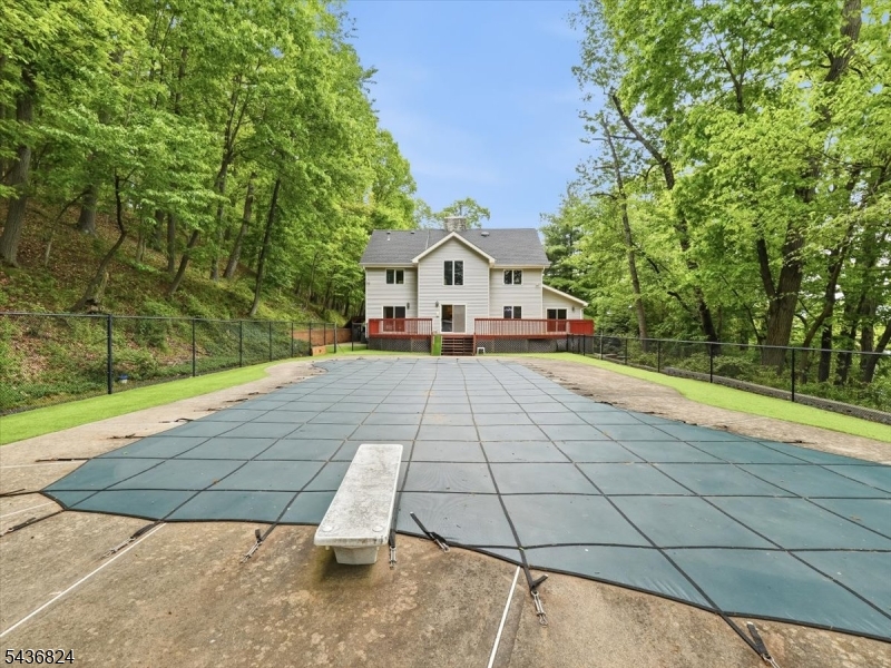 1079 Hoffman Rd