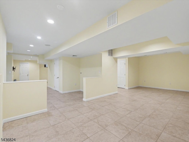 1079 Hoffman Rd