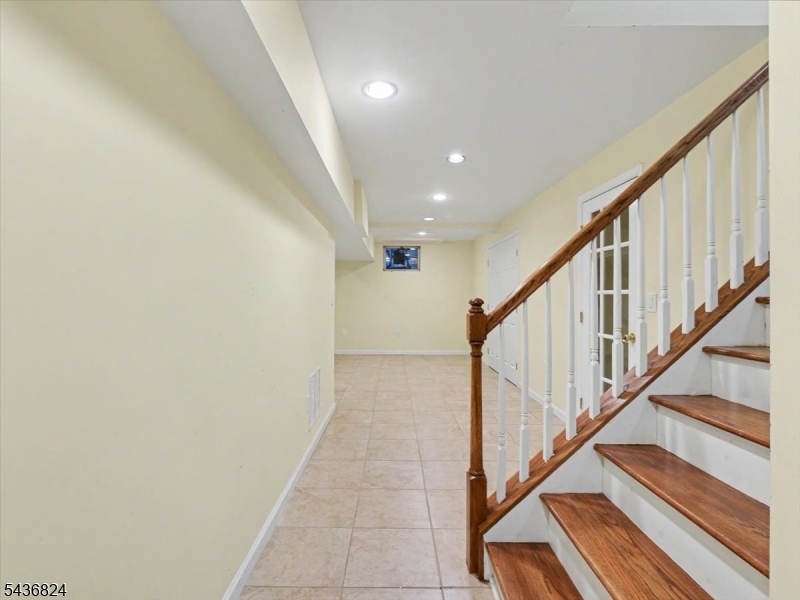 1079 Hoffman Rd