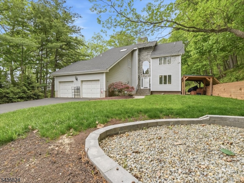 1079 Hoffman Rd