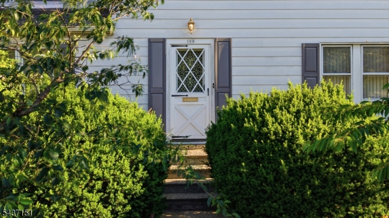 189 Tappan Ave
