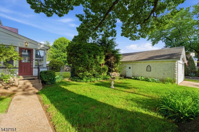 189 Tappan Ave