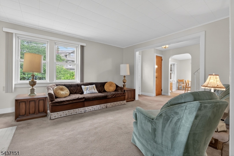189 Tappan Ave