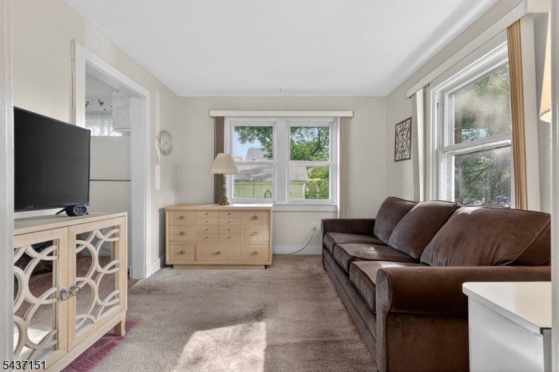 189 Tappan Ave