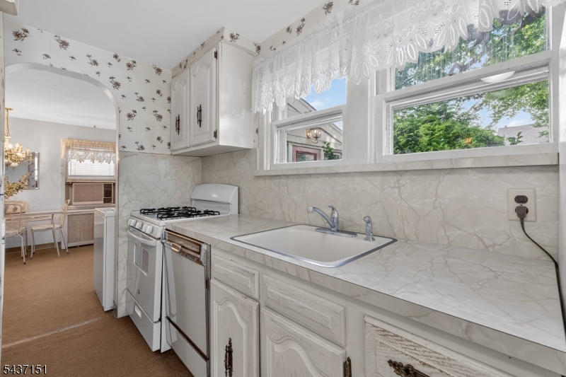 189 Tappan Ave