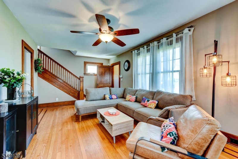 21 Ivanhoe Ave