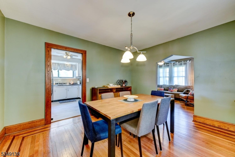 21 Ivanhoe Ave