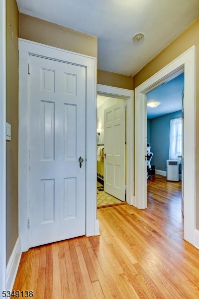 21 Ivanhoe Ave