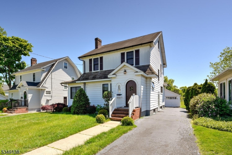 21 Ivanhoe Ave
