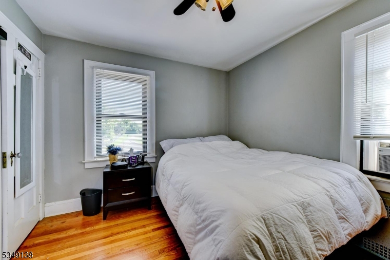 21 Ivanhoe Ave