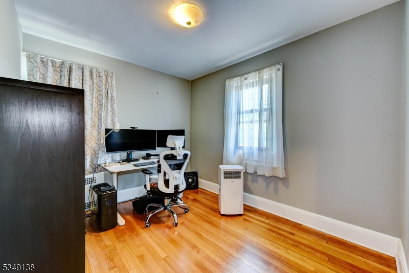 21 Ivanhoe Ave