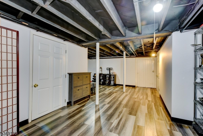 21 Ivanhoe Ave