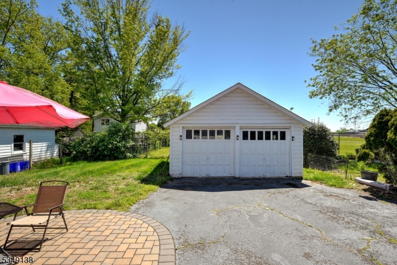 21 Ivanhoe Ave