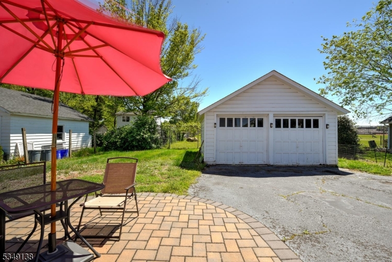 21 Ivanhoe Ave