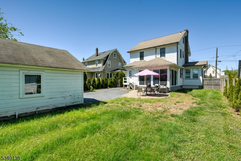21 Ivanhoe Ave