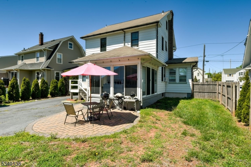 21 Ivanhoe Ave