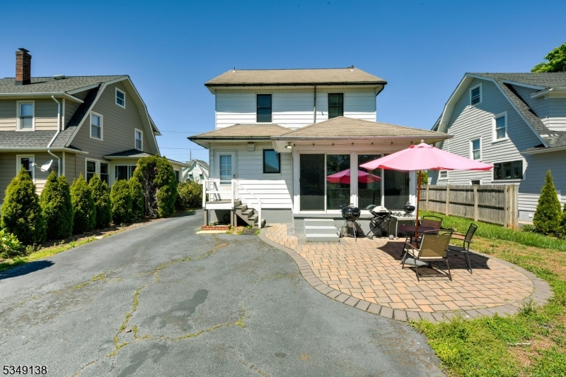 21 Ivanhoe Ave