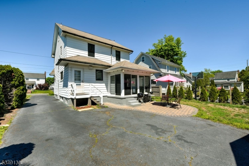 21 Ivanhoe Ave