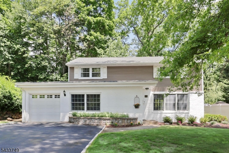 153 Bergen Ave