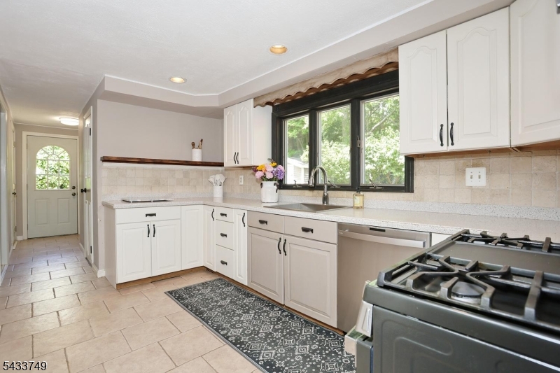 153 Bergen Ave