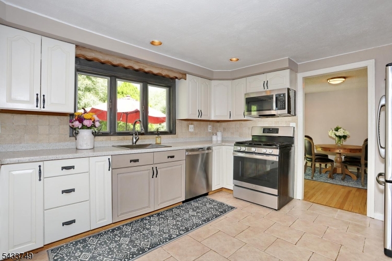 153 Bergen Ave
