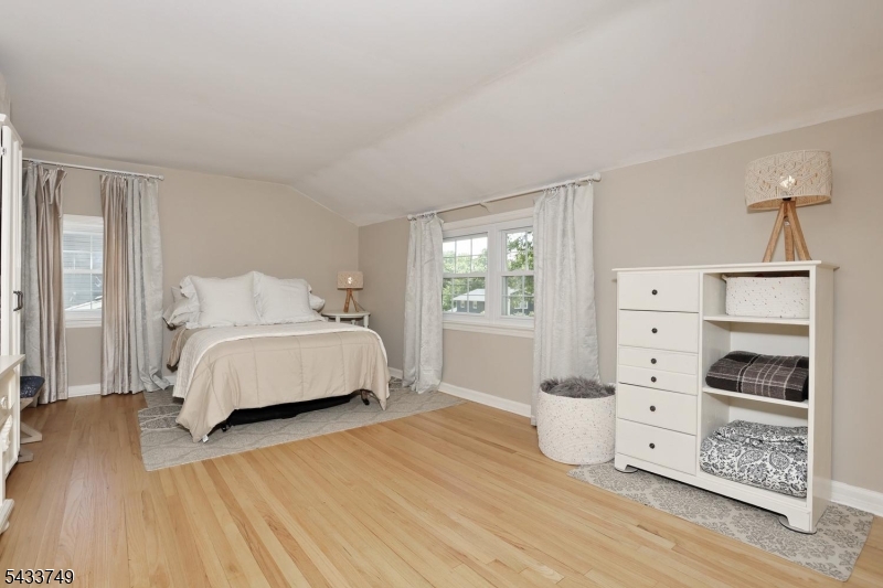 153 Bergen Ave