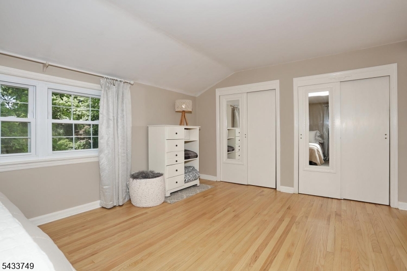 153 Bergen Ave