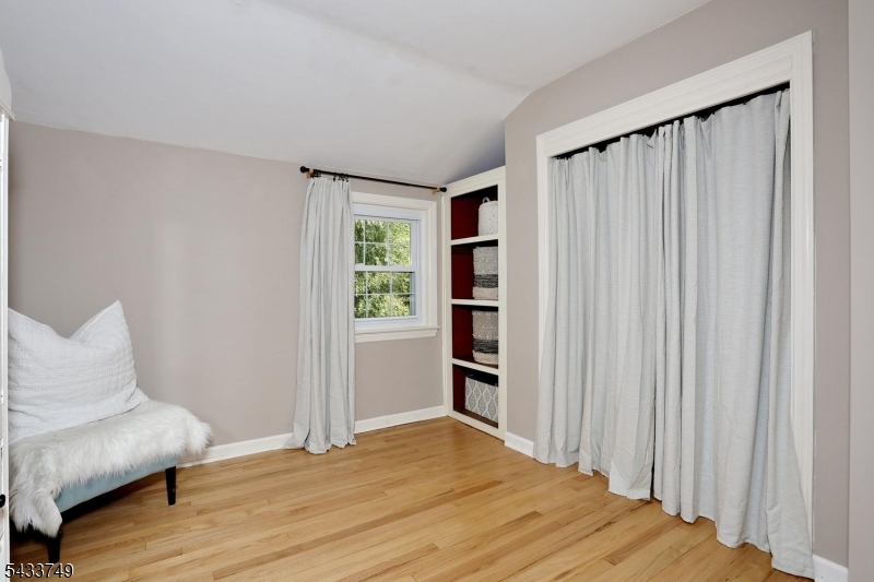 153 Bergen Ave