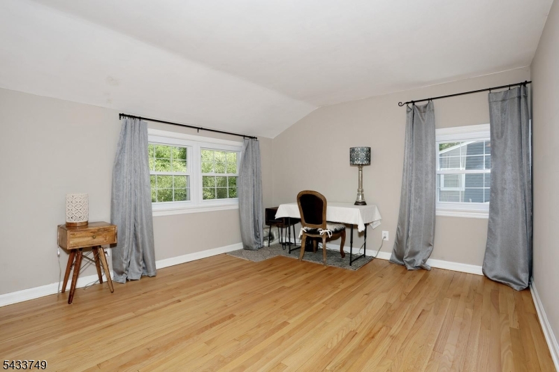 153 Bergen Ave