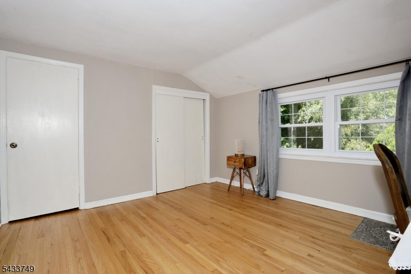 153 Bergen Ave