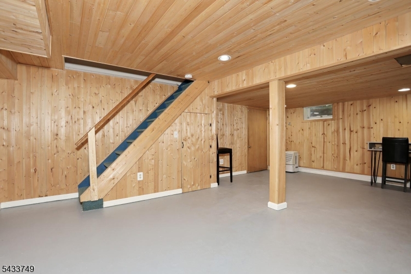 153 Bergen Ave
