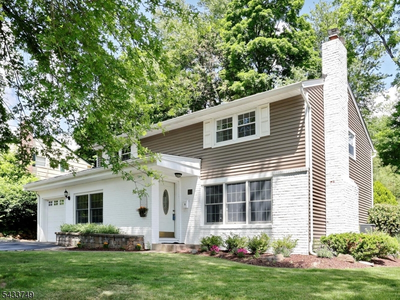 153 Bergen Ave
