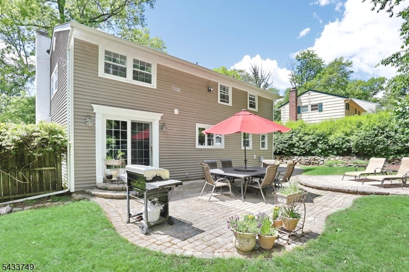 153 Bergen Ave
