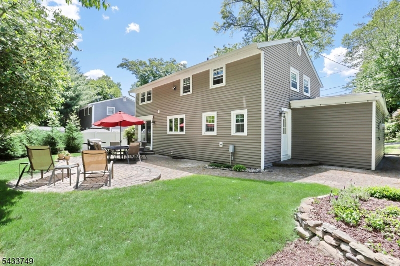 153 Bergen Ave