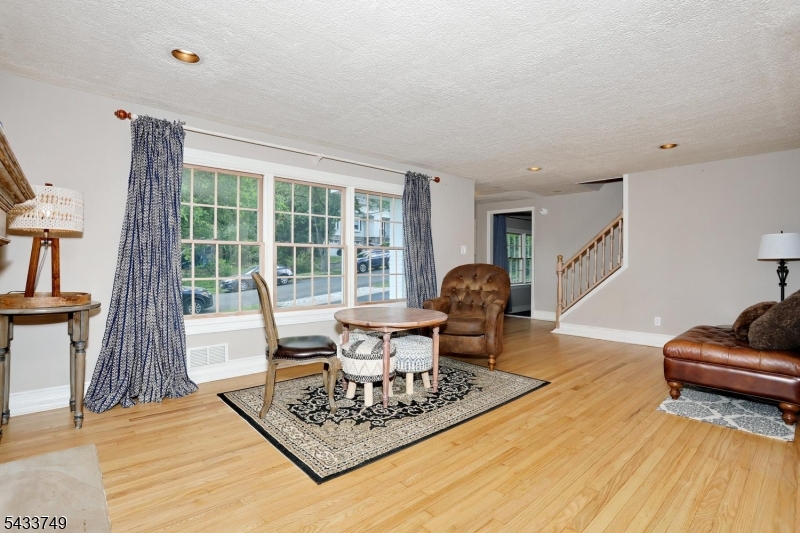153 Bergen Ave