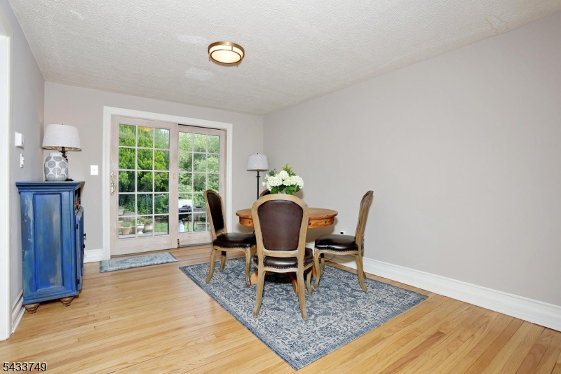 153 Bergen Ave