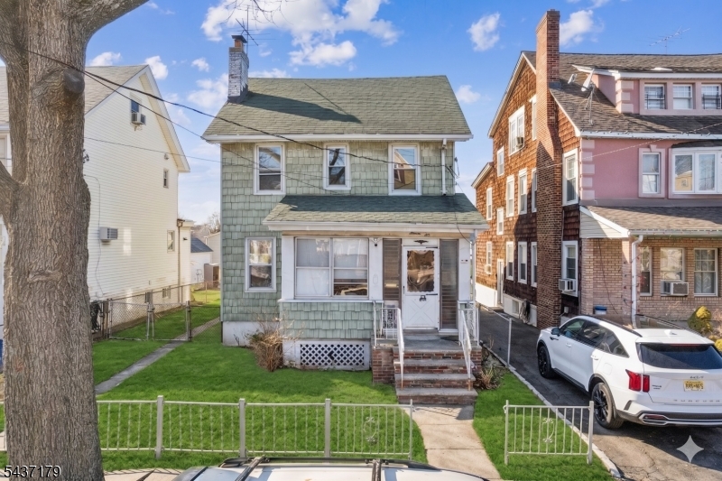 96 Beaumont Pl