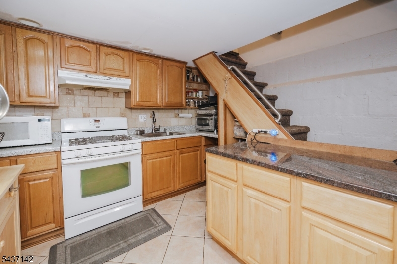 64 Orchard Dr
