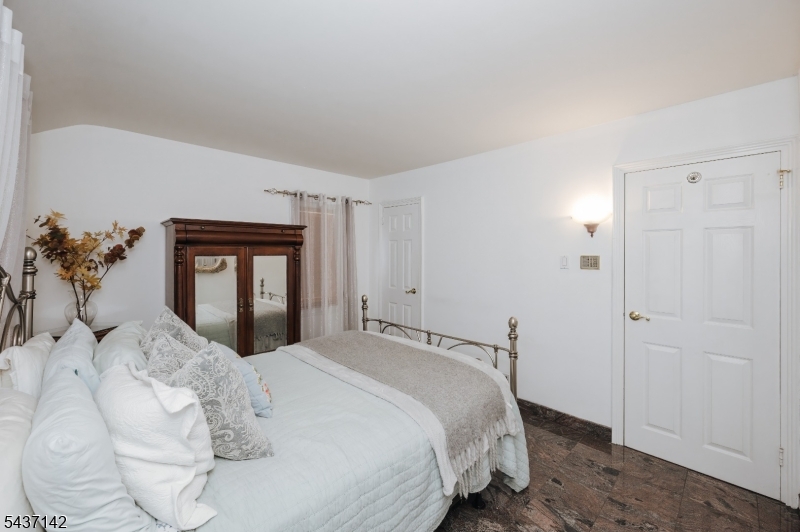 64 Orchard Dr