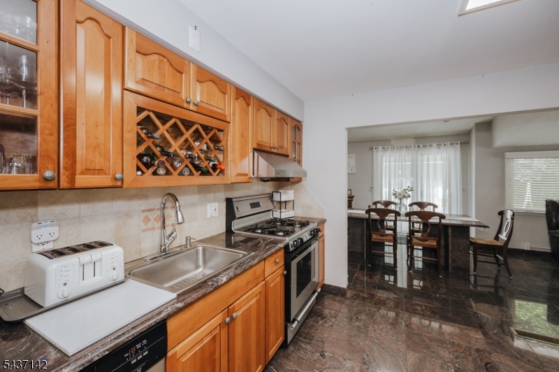64 Orchard Dr