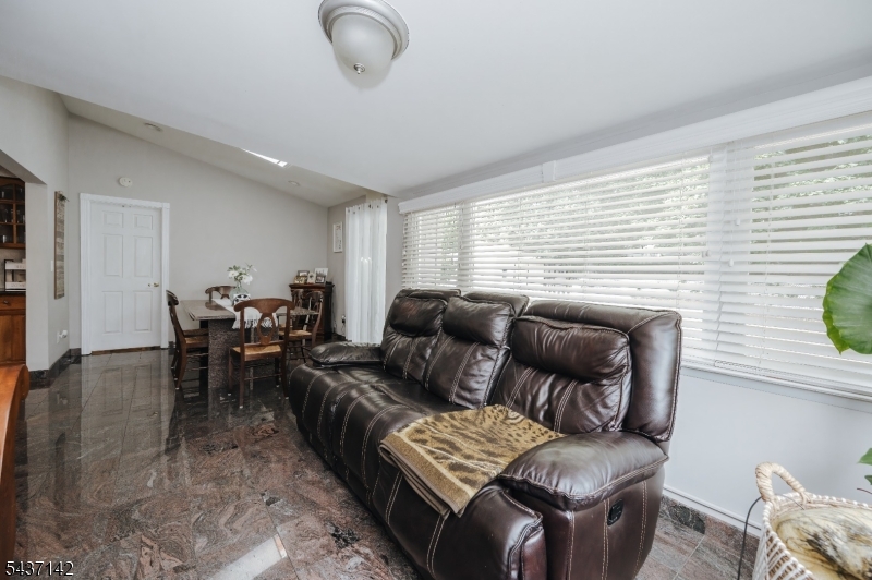 64 Orchard Dr