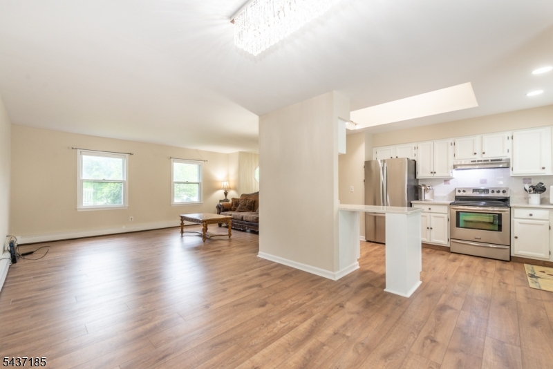 6 Southfield Dr