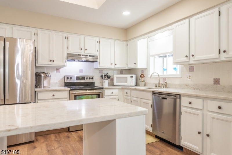 6 Southfield Dr