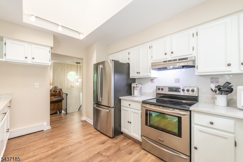 6 Southfield Dr