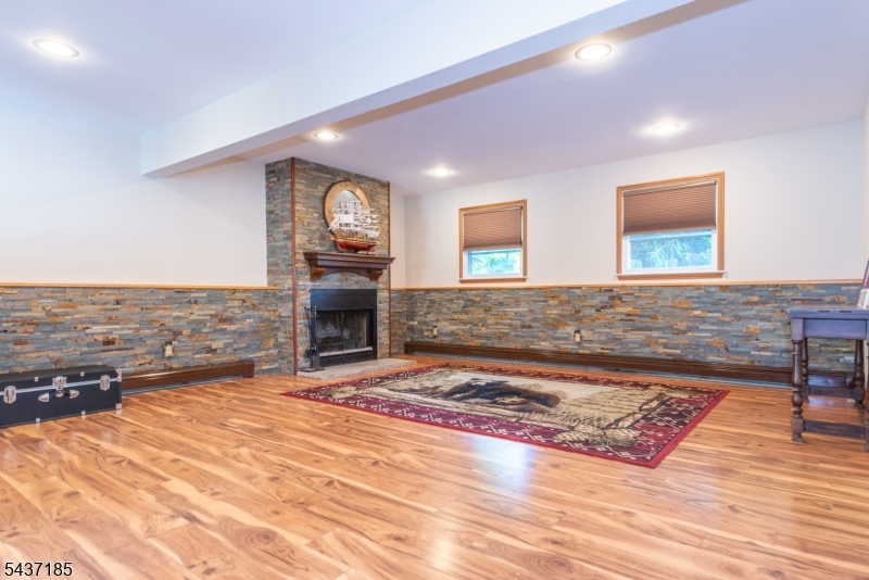 6 Southfield Dr