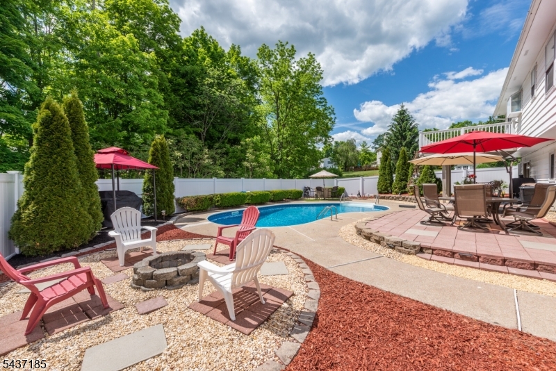 6 Southfield Dr