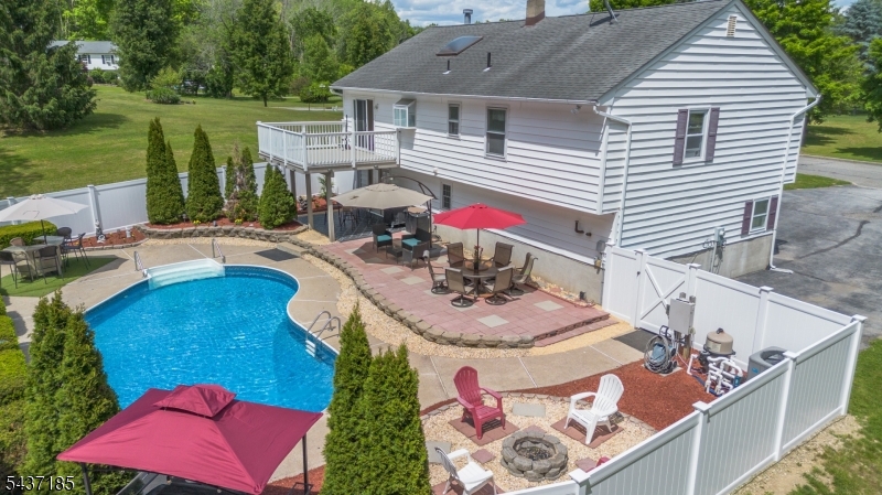 6 Southfield Dr