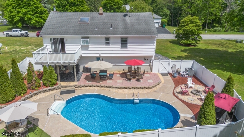 6 Southfield Dr